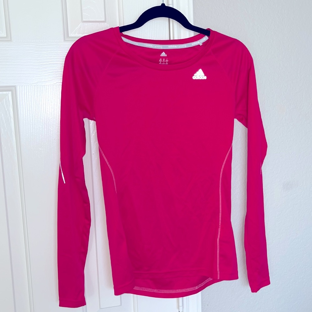 Addidas XS long sleeve shirt in Red.